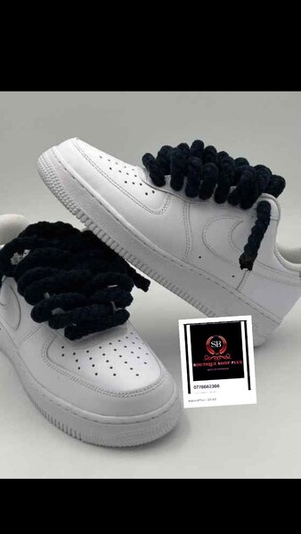BASKET NIKE AIR FORCE 1 authentique avec sa boîte