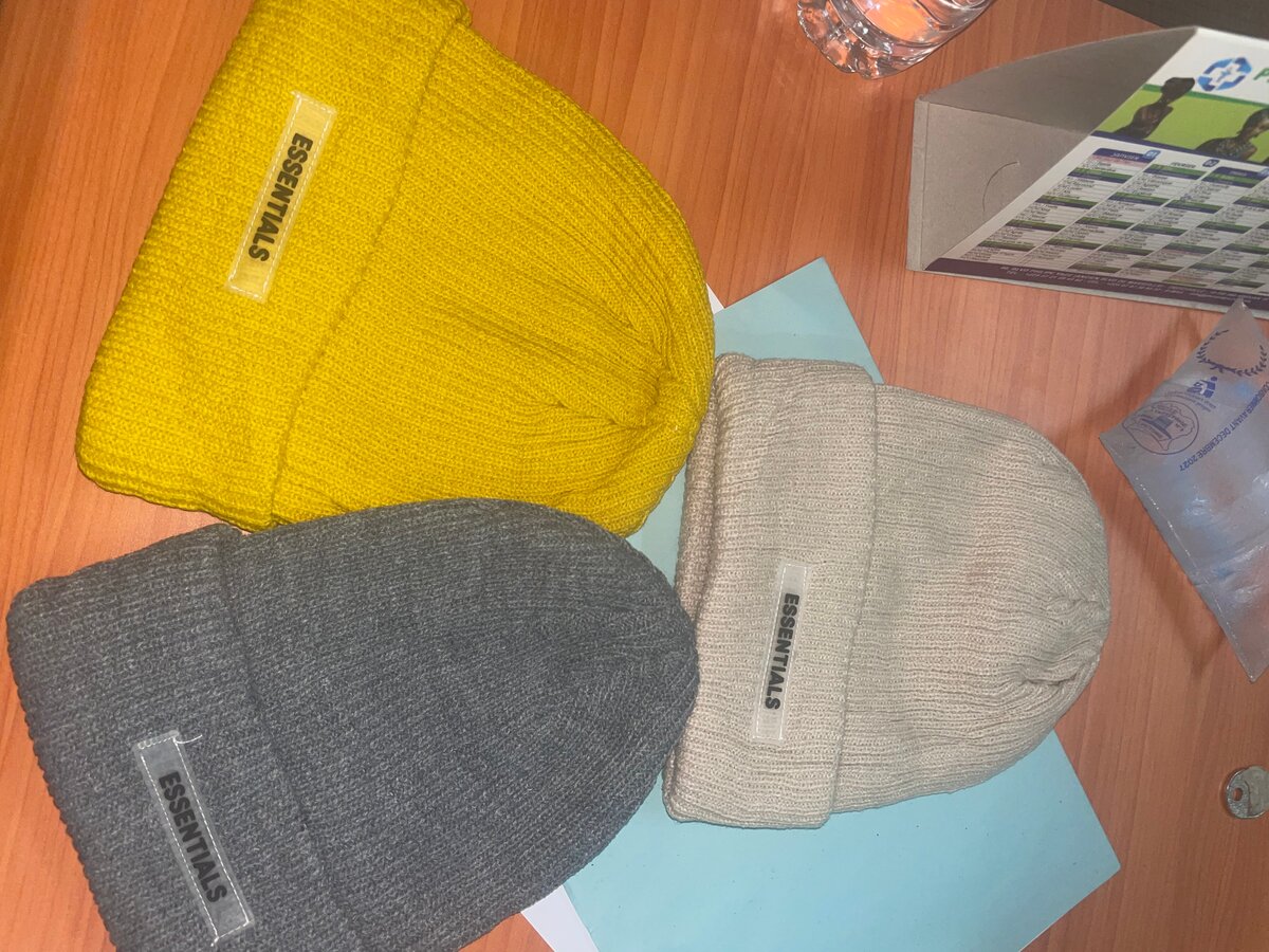 Bonnets en tricot essentiels