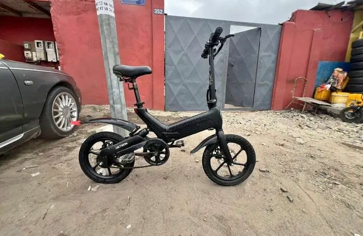 Vélo pliable urbain compact