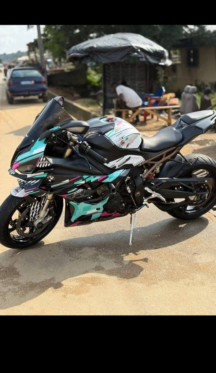 Moto sportive haute performance