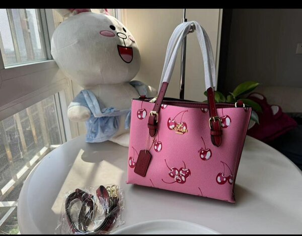 Sac à main rose cerises