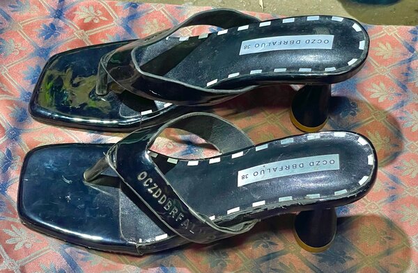 Sandales argentées élégantes