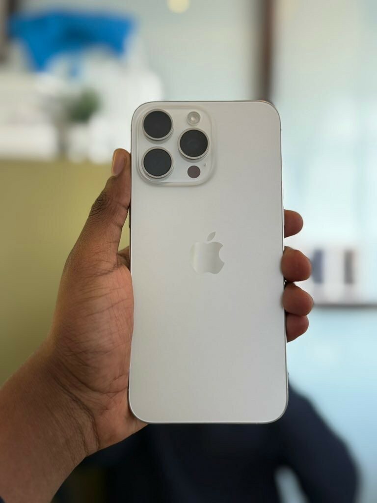 15 pro max 256gig ESIM unlock