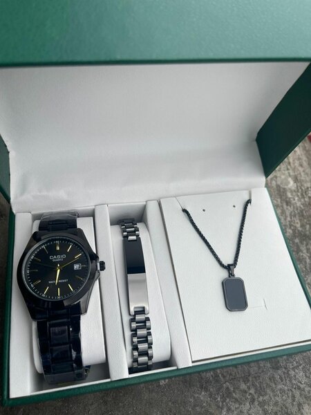 Casio Set: Montre et Bijoux