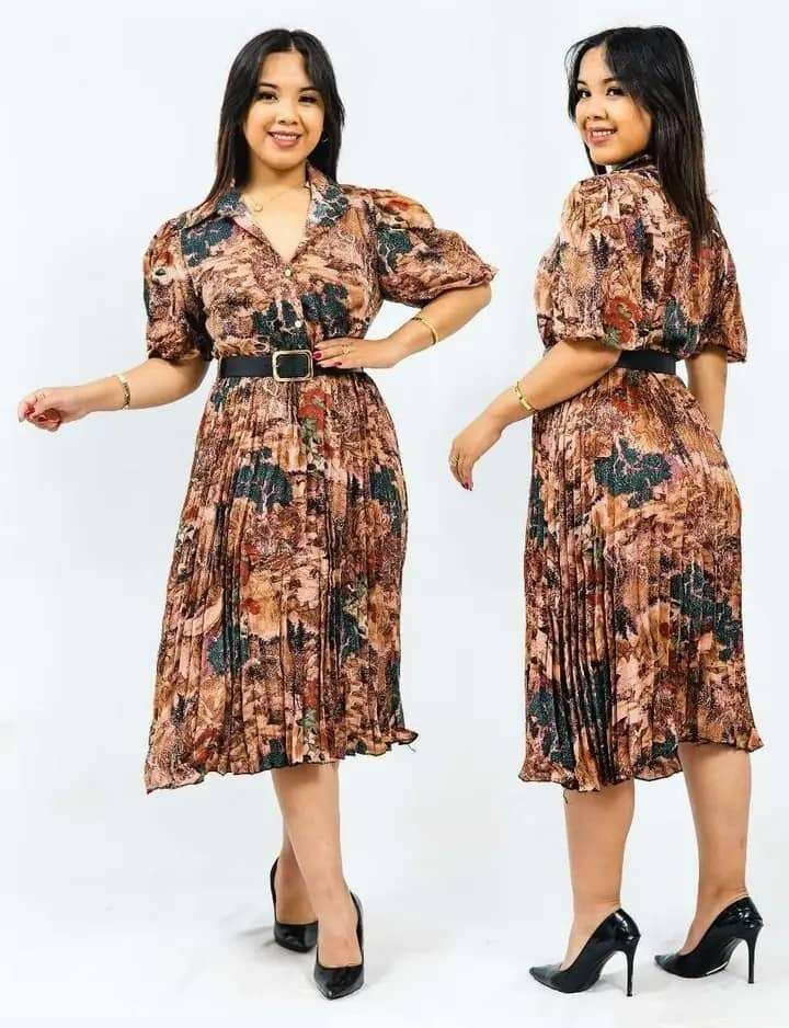 Robe plissée florale élégante