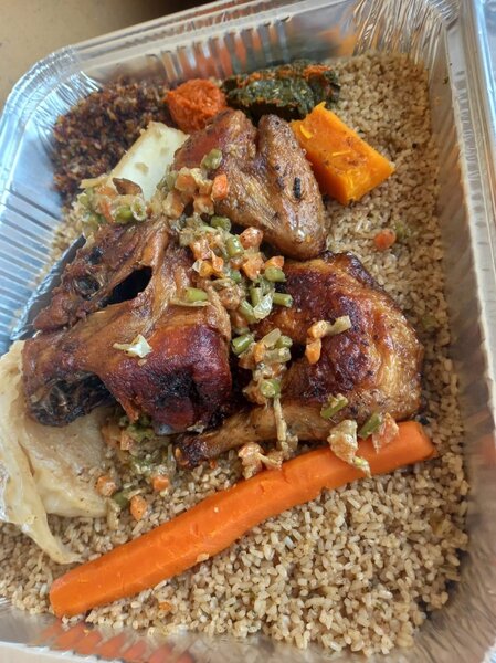 Riz Jollof au Poulet Grillé
