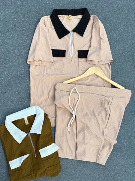 T-shirt et short rétro stylé