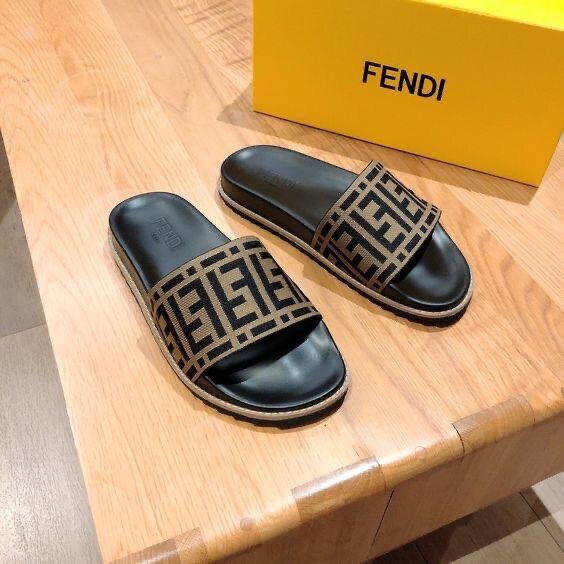 Sandales à logo Fendi
