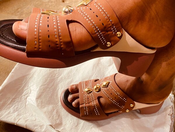 Sandales à talon décorées