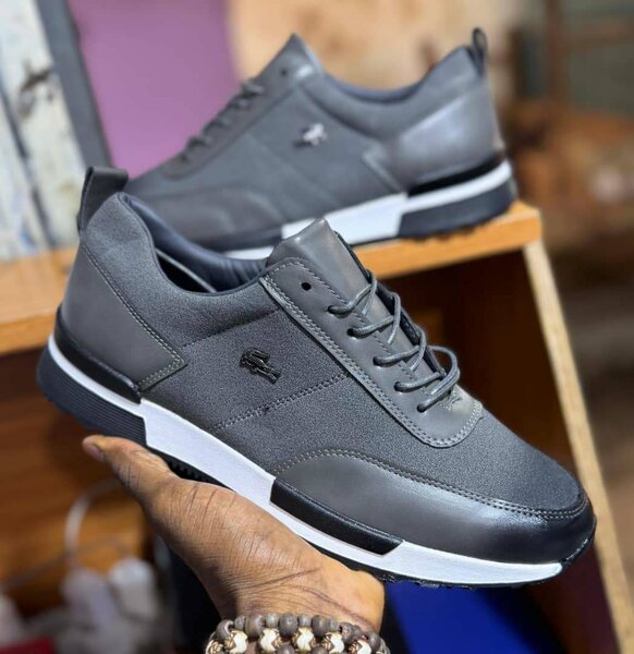 Baskets hommes en cuir gris