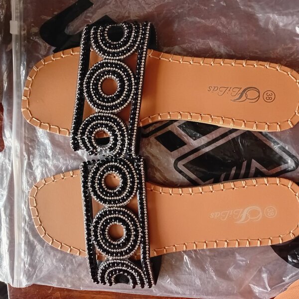 Sandales perlées élégantes