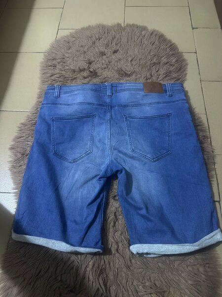 Shorts en jean pour hommes