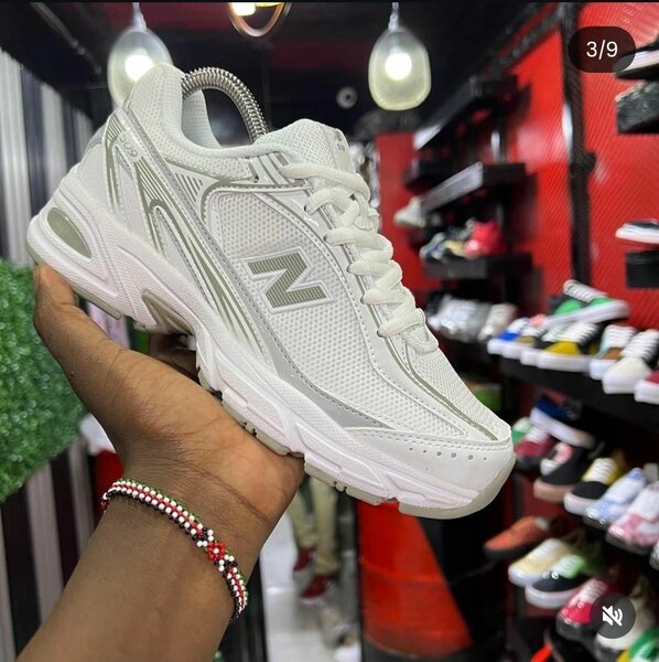 Chaussures de sport blanches