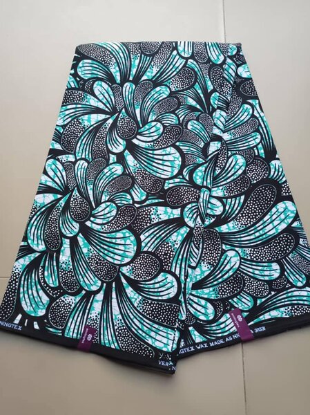 Fabric with a  print of 6 meters