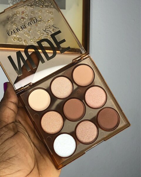 Nude eyeshadow palette 