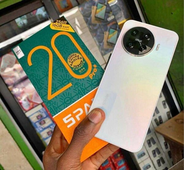 Tecno Spark 20 Pro Smartphone 256Go