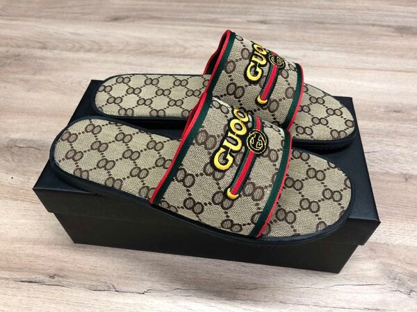 Gucci slippers