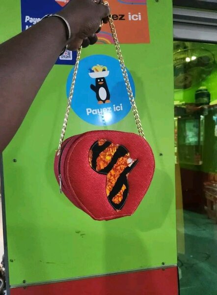 Sac à main cœur vibrant