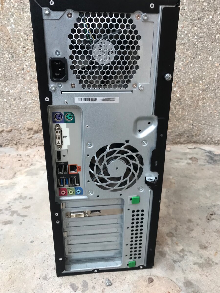Hp Z220 CMT  Workstation