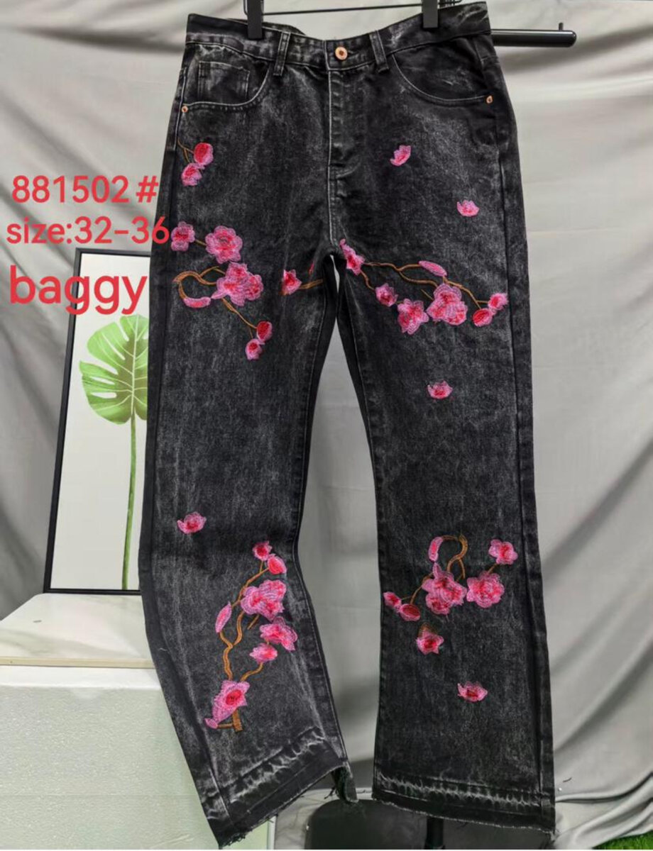 Jeans femme brodés fleuris