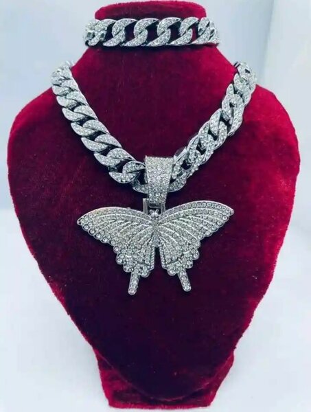 Collier Hip-Hop en Forme de Papillon ou Cœur Brisé