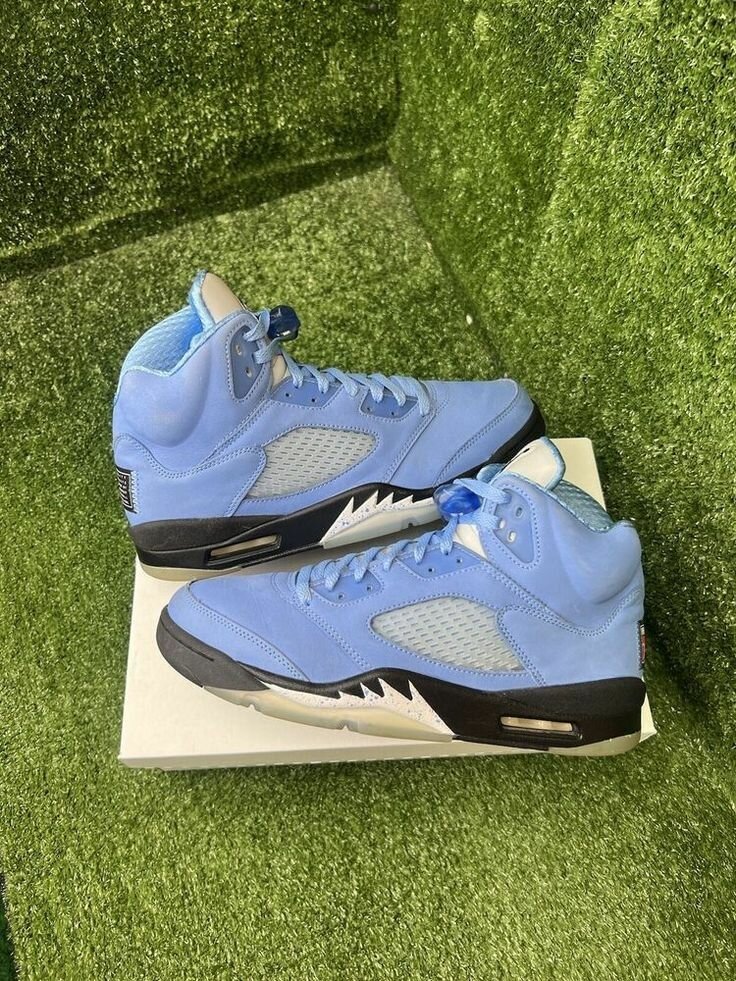 Jordan 5 university blue,comes boxed