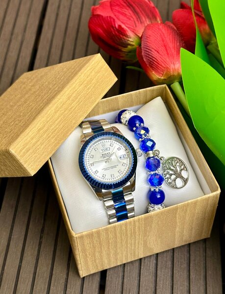 Montre avec bracelet en perles