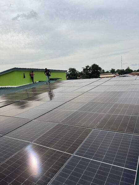 Panneau solaire avec batterie