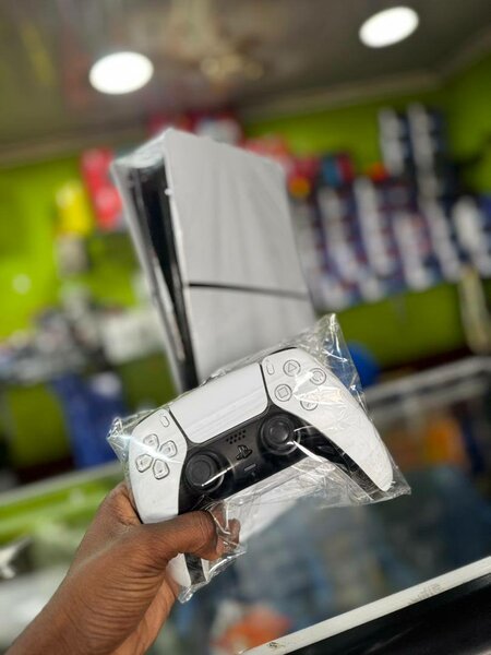 Console PS5 avec manette