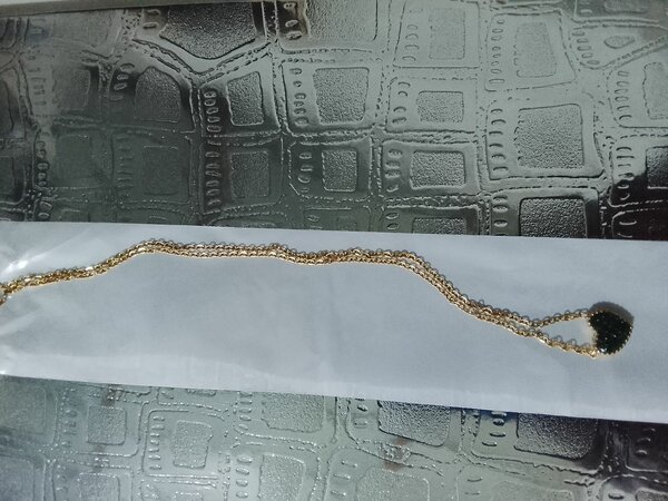 Collier chaîne en or avec pendentif