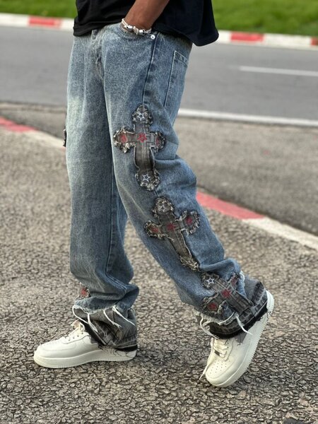 Jeans avec Patchs Croisés Tendance