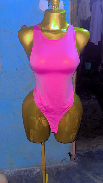 Body rose moulant sexy