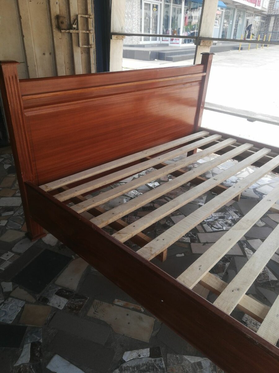 King size Bed