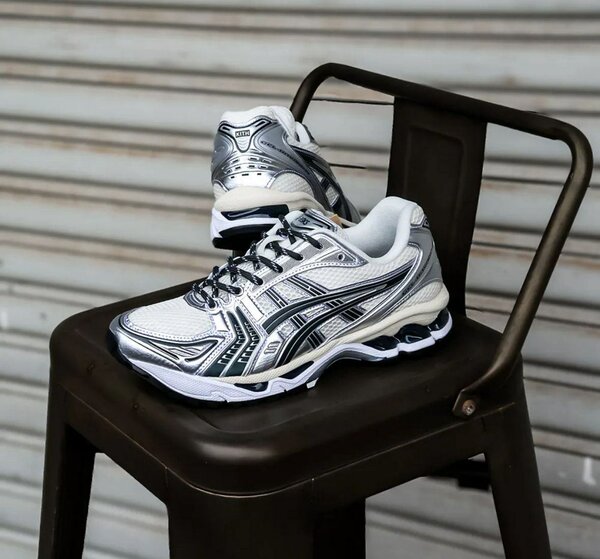 ASICS Chaussures de Course