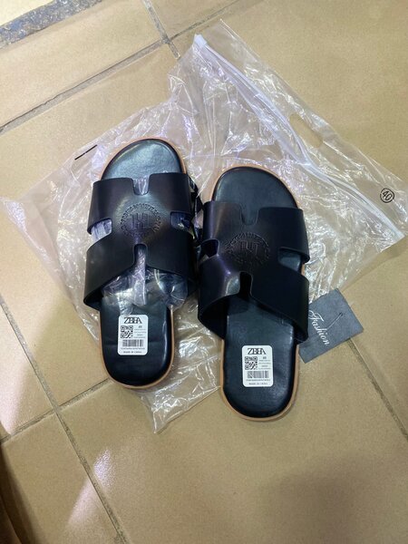 Sandales en cuir noir