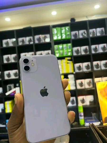 iPhone 11 64 Go Gris