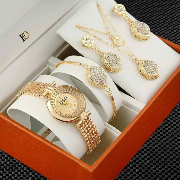 Ensemble de bijoux pour femmes en couleur dorée