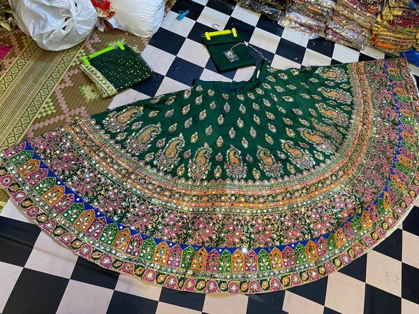 Big flyer Lehenga 3pc set (customize ke opention available)