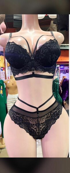 Ensemble lingerie dentelle noir