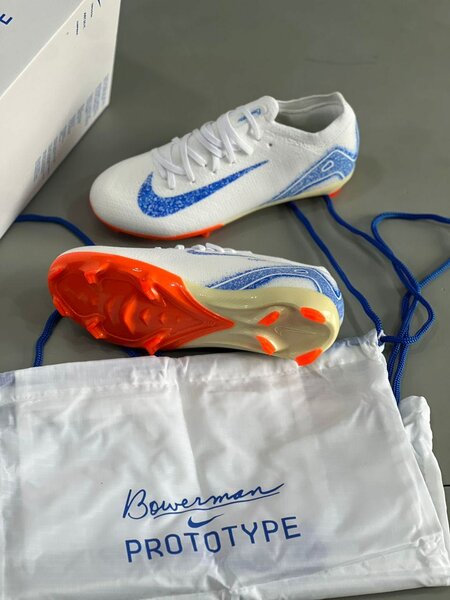 Chaussures de foot prototype
