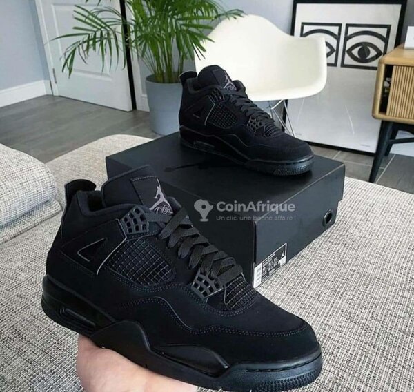 Nike Jordan rétro 4 noir