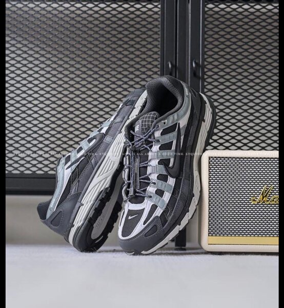 Chaussures Nike grises pour homme