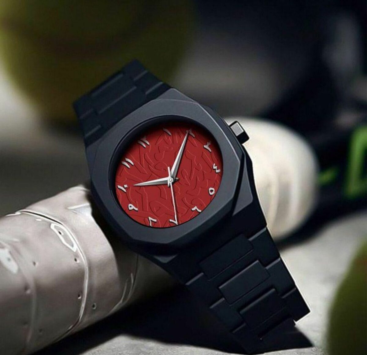 Montre élégante en résine