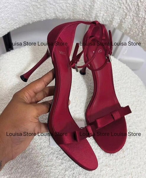 Chaussures à talons hauts rouges pour femmes