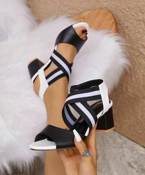 Sandales à talons hauts noir et blanc