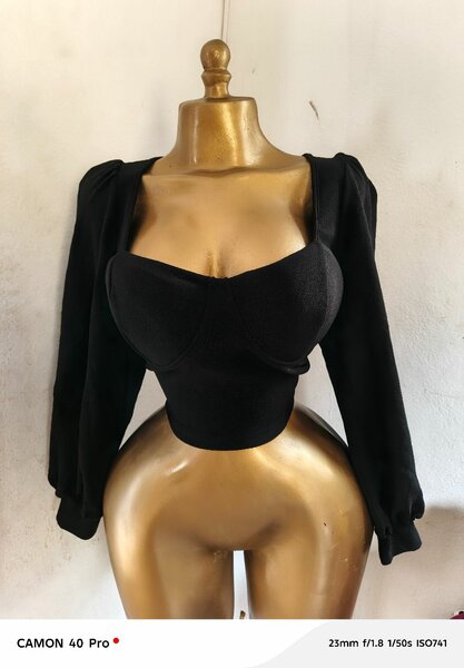 Top court à manches ballon