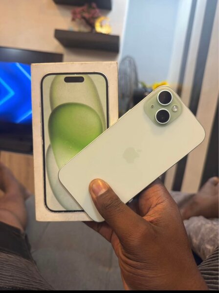 iPhone 15 Vert 128Go