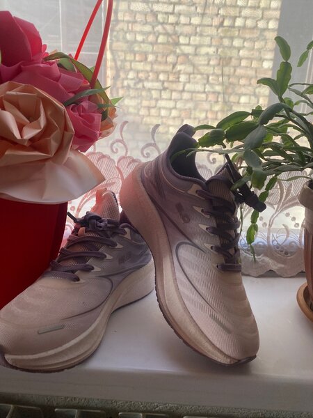 Летний кроссовка