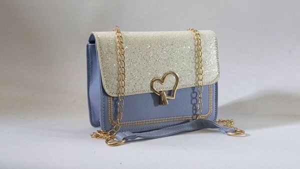 Glitter Heart Decor Chain Bag