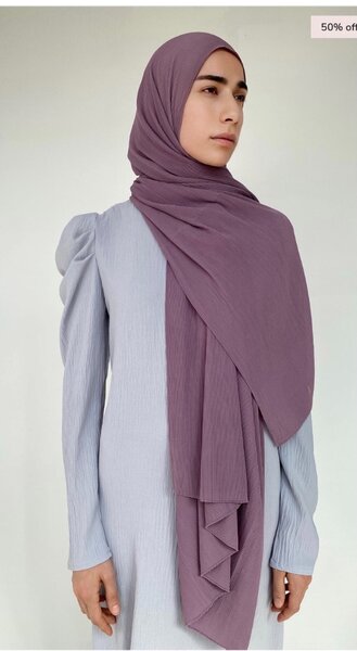 Hijab plisse violet d’évêque